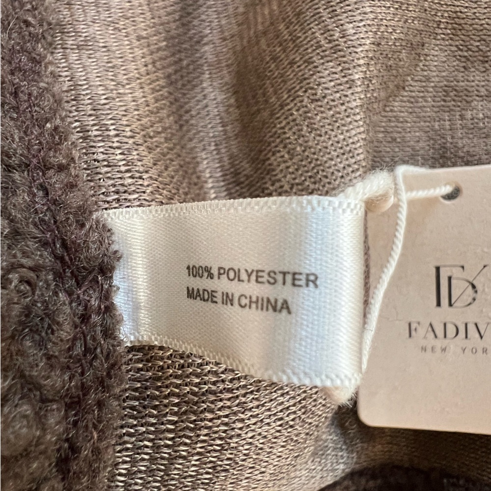 NWT Fadivo Textured Poncho Sherpa Feel Brown Plaid Poncho With Front Pockets O/S - Picture 5 of 5